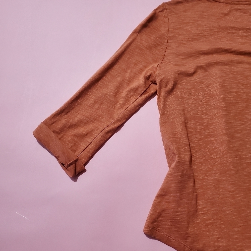 Chicos The Ultimate Tee Burnt Pumpkin Orange Adjustabke Sleeves - Picture 7 of 8